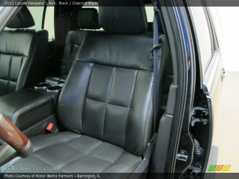 Black / Charcoal Black 2011 Lincoln Navigator L 4x4