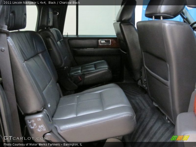 Black / Charcoal Black 2011 Lincoln Navigator L 4x4