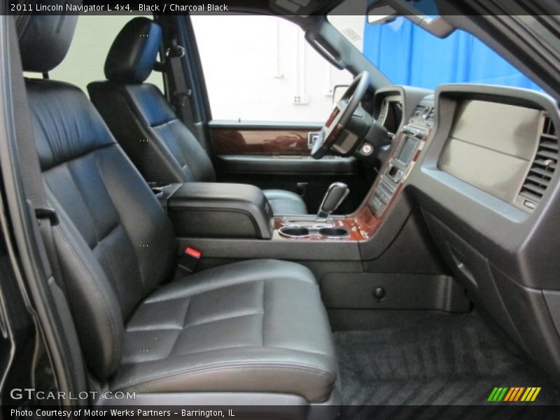 Black / Charcoal Black 2011 Lincoln Navigator L 4x4