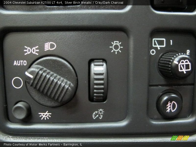 Silver Birch Metallic / Gray/Dark Charcoal 2004 Chevrolet Suburban K2500 LT 4x4