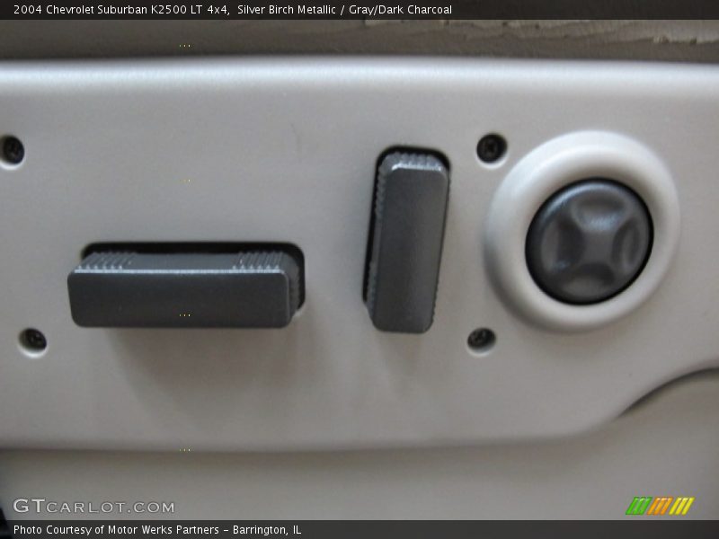 Silver Birch Metallic / Gray/Dark Charcoal 2004 Chevrolet Suburban K2500 LT 4x4