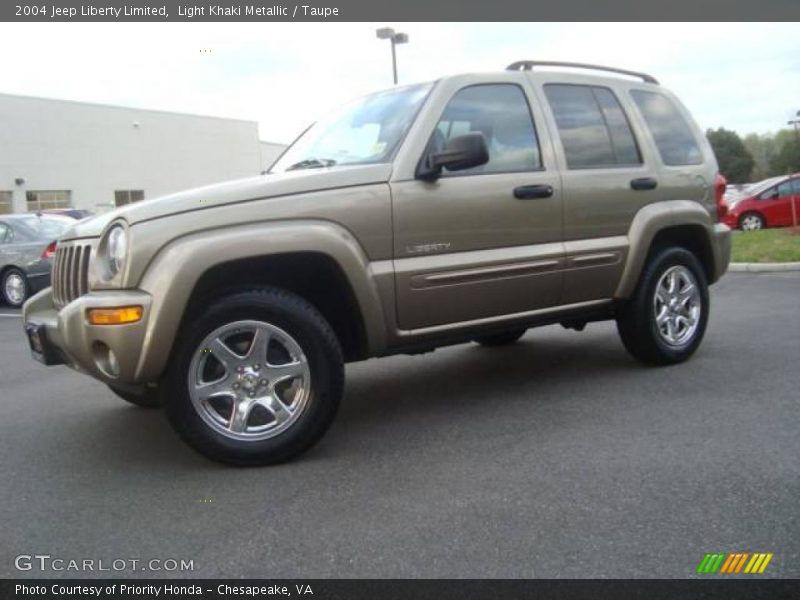 Light Khaki Metallic / Taupe 2004 Jeep Liberty Limited