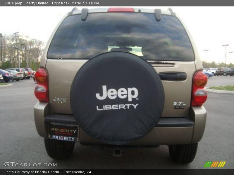 Light Khaki Metallic / Taupe 2004 Jeep Liberty Limited