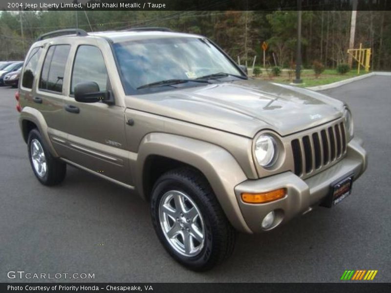 Light Khaki Metallic / Taupe 2004 Jeep Liberty Limited