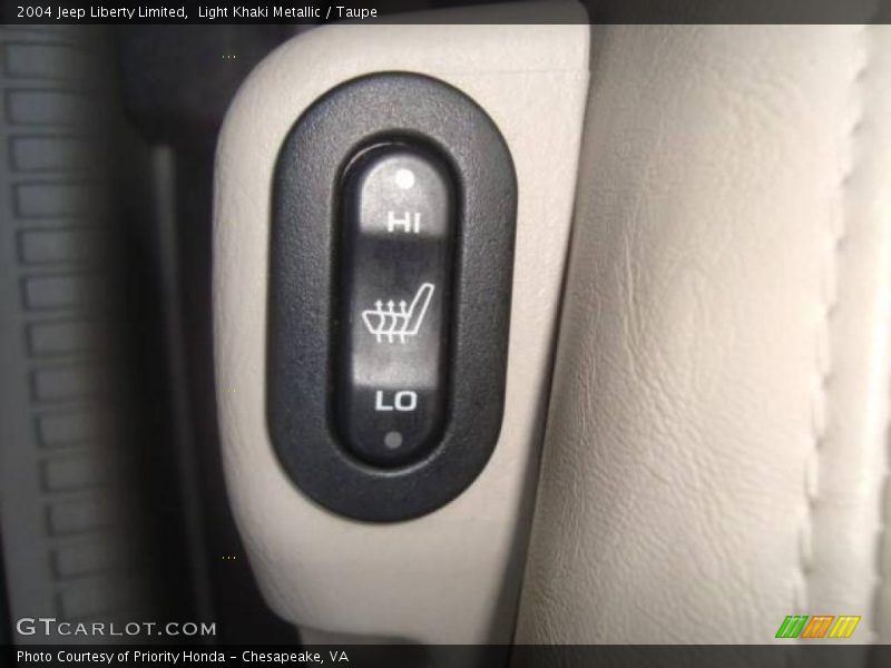 Light Khaki Metallic / Taupe 2004 Jeep Liberty Limited