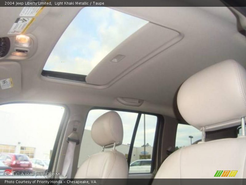 Light Khaki Metallic / Taupe 2004 Jeep Liberty Limited