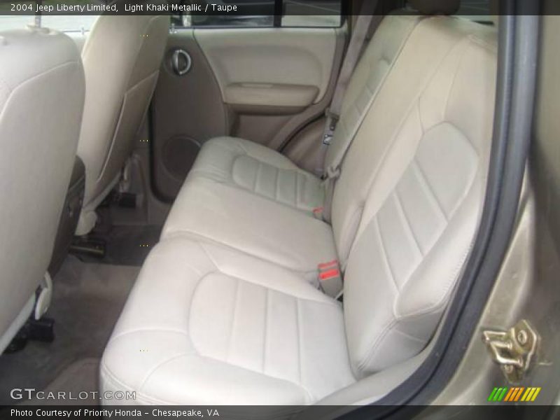 Light Khaki Metallic / Taupe 2004 Jeep Liberty Limited