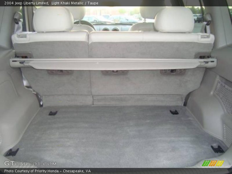 Light Khaki Metallic / Taupe 2004 Jeep Liberty Limited