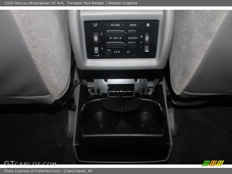Toreador Red Metallic / Medium Graphite 2000 Mercury Mountaineer V6 4x4