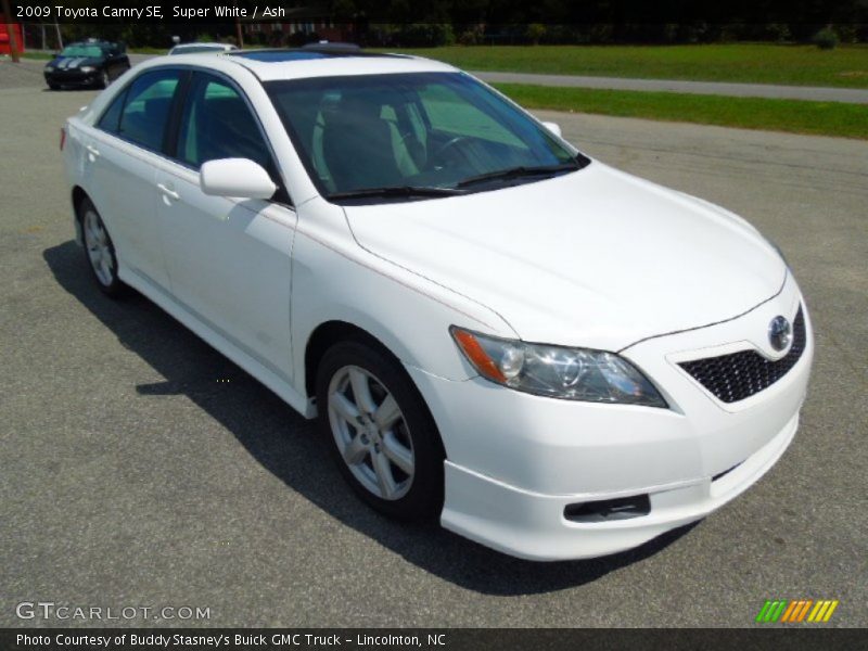 Super White / Ash 2009 Toyota Camry SE