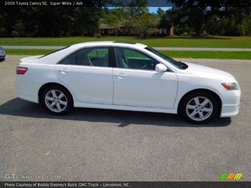 Super White / Ash 2009 Toyota Camry SE