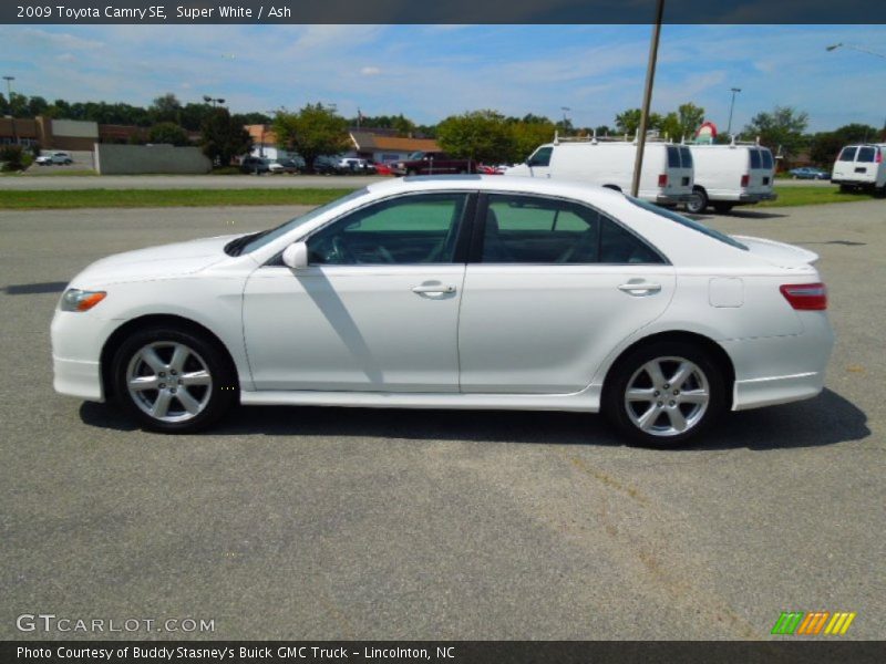 Super White / Ash 2009 Toyota Camry SE