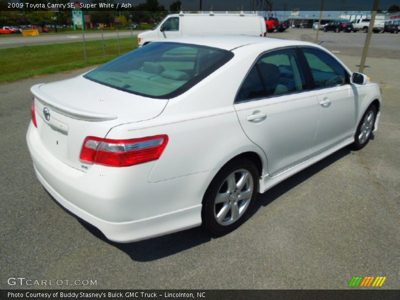 Super White / Ash 2009 Toyota Camry SE