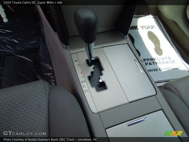 Super White / Ash 2009 Toyota Camry SE
