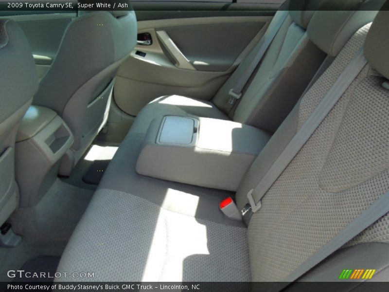 Super White / Ash 2009 Toyota Camry SE