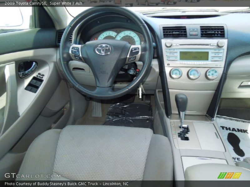 Super White / Ash 2009 Toyota Camry SE