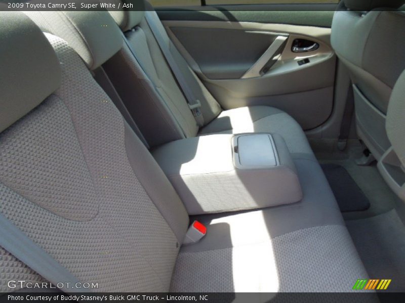 Super White / Ash 2009 Toyota Camry SE