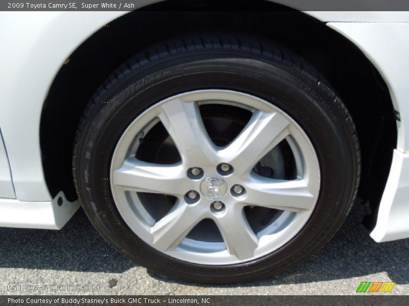 Super White / Ash 2009 Toyota Camry SE