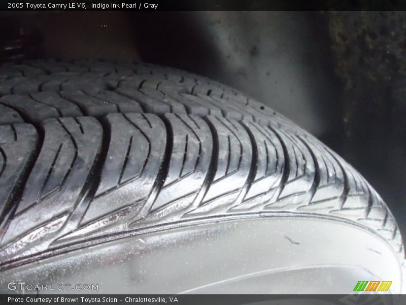Indigo Ink Pearl / Gray 2005 Toyota Camry LE V6