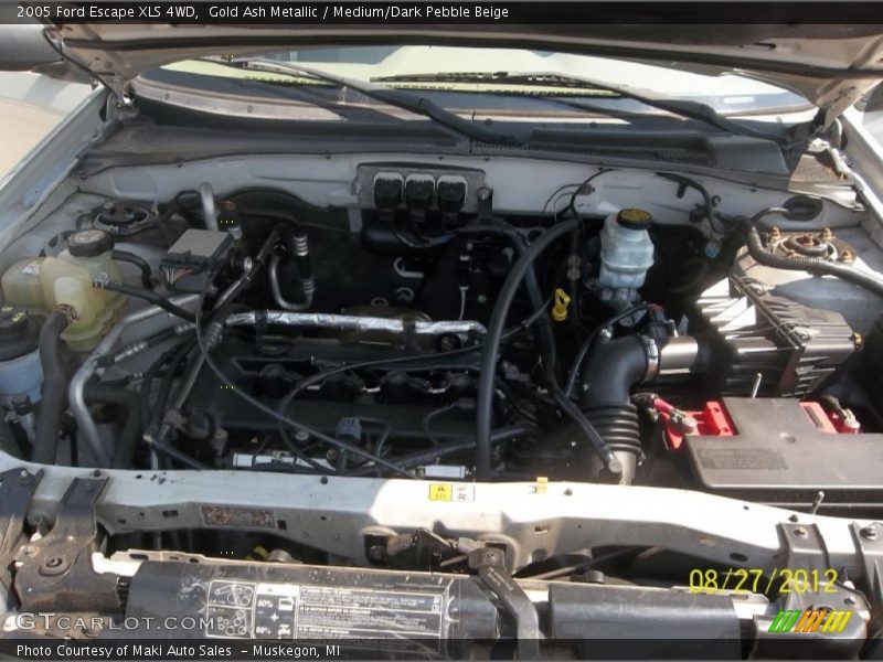 Gold Ash Metallic / Medium/Dark Pebble Beige 2005 Ford Escape XLS 4WD