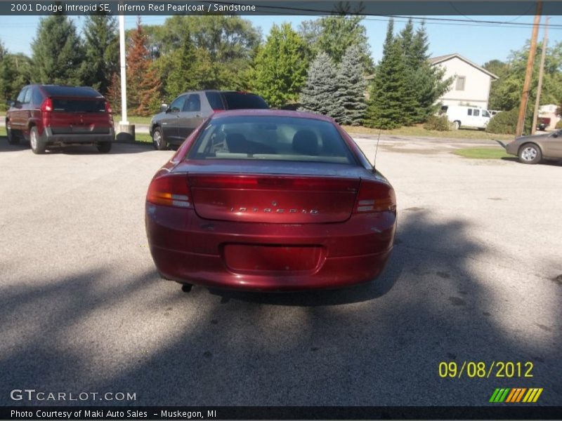 Inferno Red Pearlcoat / Sandstone 2001 Dodge Intrepid SE