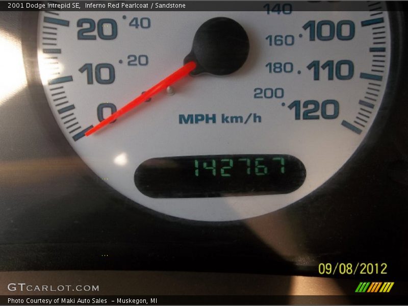 Inferno Red Pearlcoat / Sandstone 2001 Dodge Intrepid SE