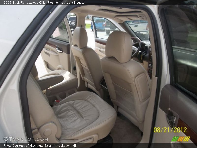 Frost White / Light Neutral 2005 Buick Rendezvous CXL
