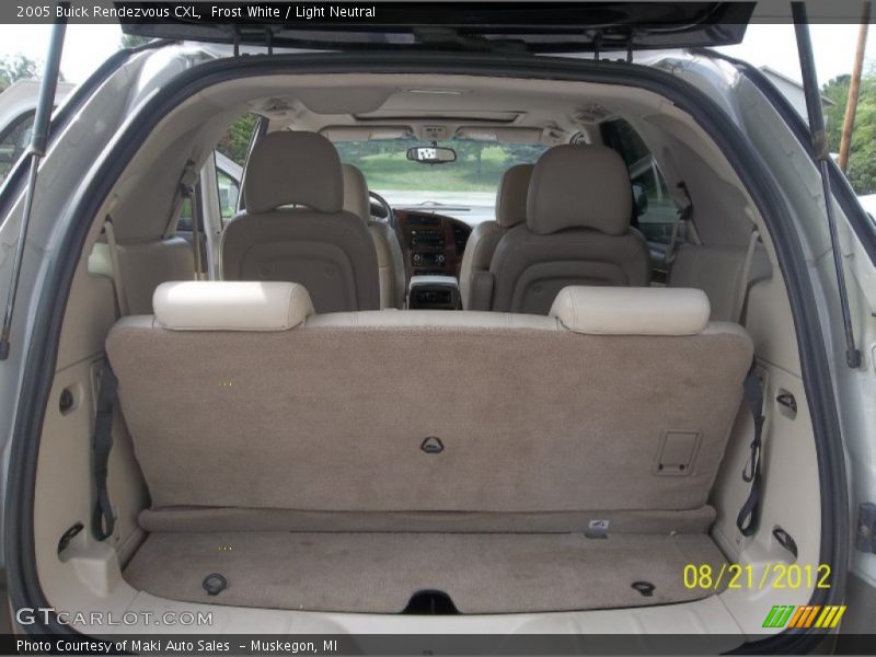 Frost White / Light Neutral 2005 Buick Rendezvous CXL