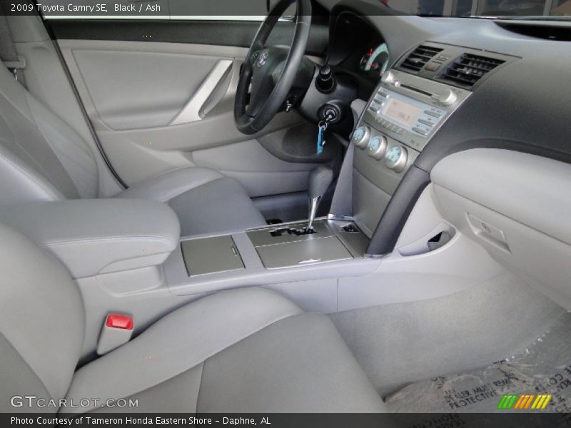  2009 Camry SE Ash Interior