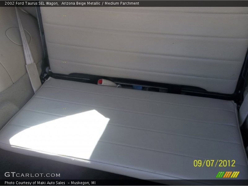 Arizona Beige Metallic / Medium Parchment 2002 Ford Taurus SEL Wagon