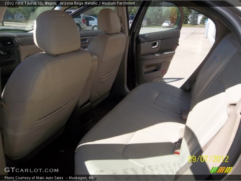 Arizona Beige Metallic / Medium Parchment 2002 Ford Taurus SEL Wagon
