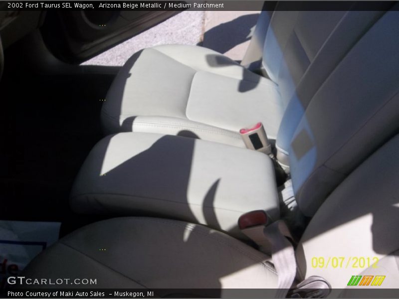 Arizona Beige Metallic / Medium Parchment 2002 Ford Taurus SEL Wagon