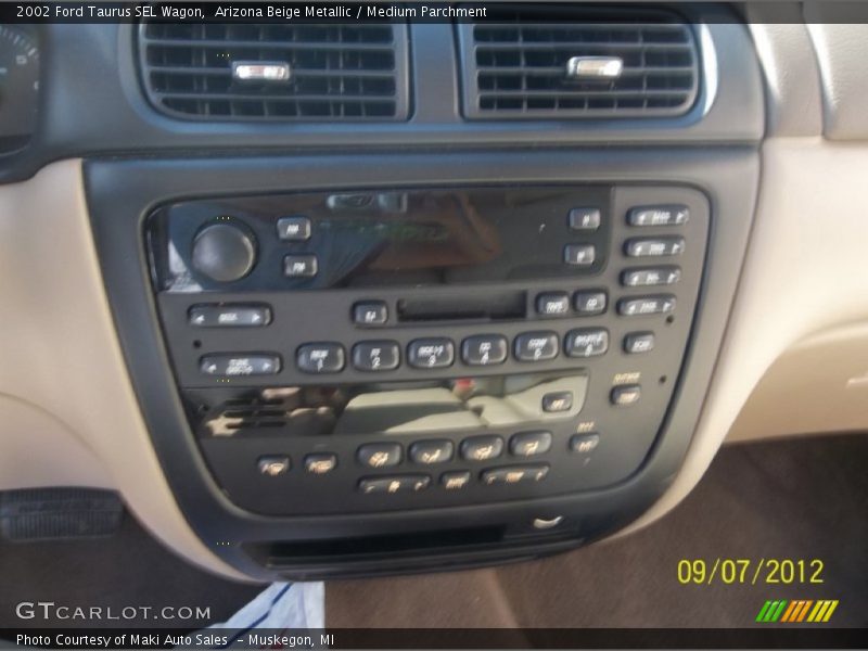 Arizona Beige Metallic / Medium Parchment 2002 Ford Taurus SEL Wagon