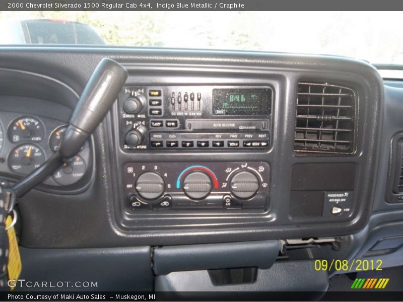 Indigo Blue Metallic / Graphite 2000 Chevrolet Silverado 1500 Regular Cab 4x4