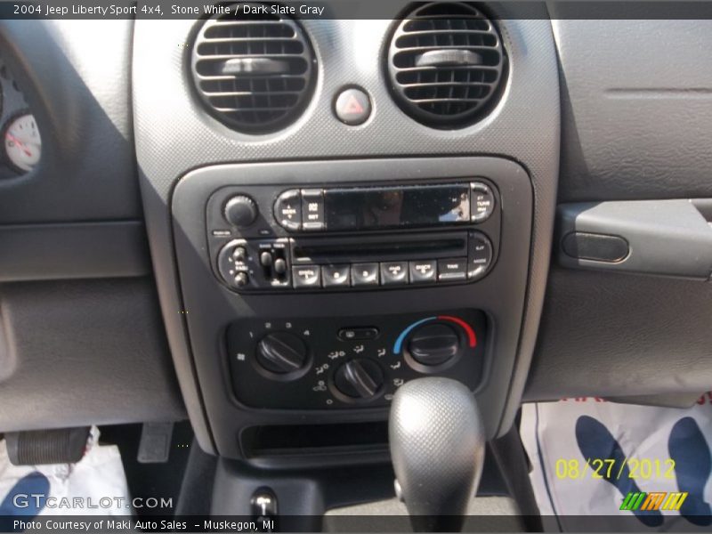 Stone White / Dark Slate Gray 2004 Jeep Liberty Sport 4x4