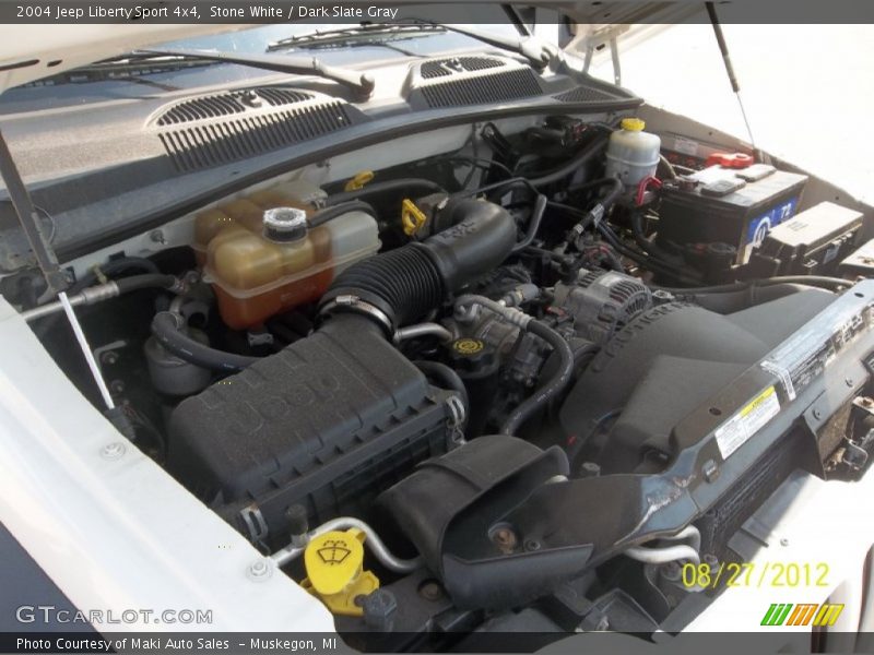 Stone White / Dark Slate Gray 2004 Jeep Liberty Sport 4x4