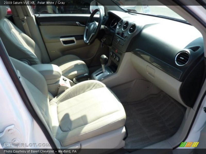 Polar White / Gray 2009 Saturn VUE XR