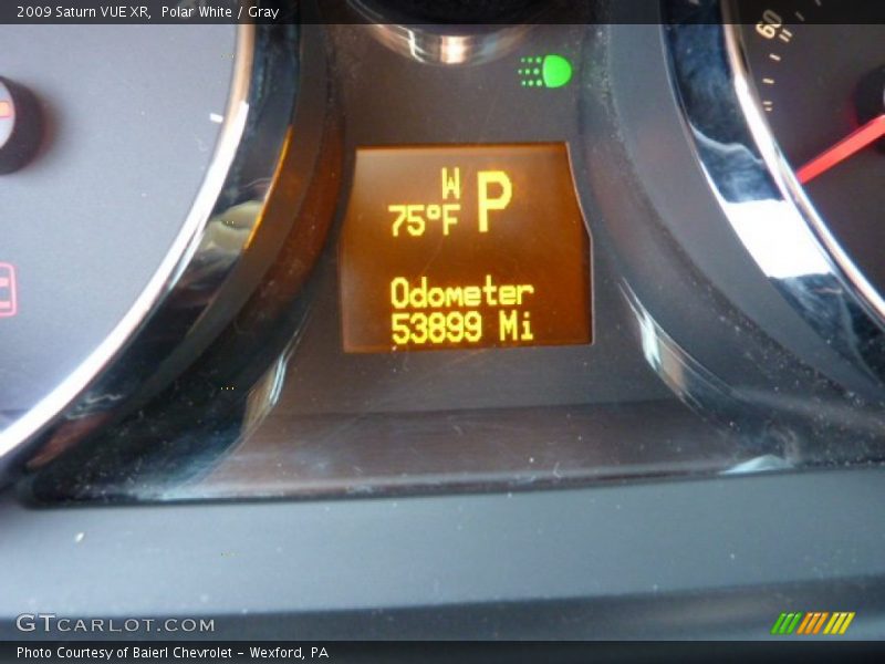 Polar White / Gray 2009 Saturn VUE XR