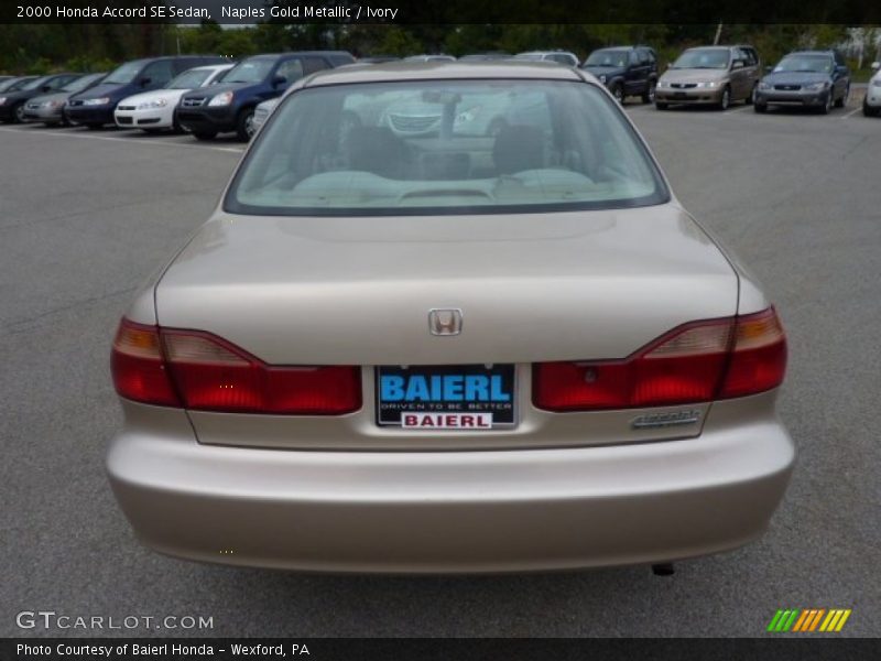 Naples Gold Metallic / Ivory 2000 Honda Accord SE Sedan