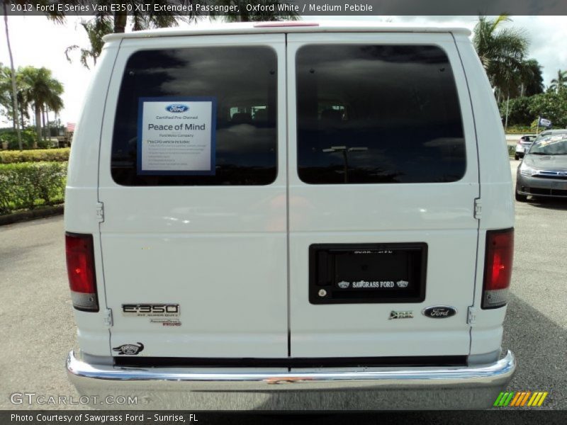 Oxford White / Medium Pebble 2012 Ford E Series Van E350 XLT Extended Passenger