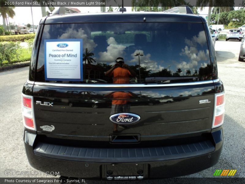 Tuxedo Black / Medium Light Stone 2010 Ford Flex SEL