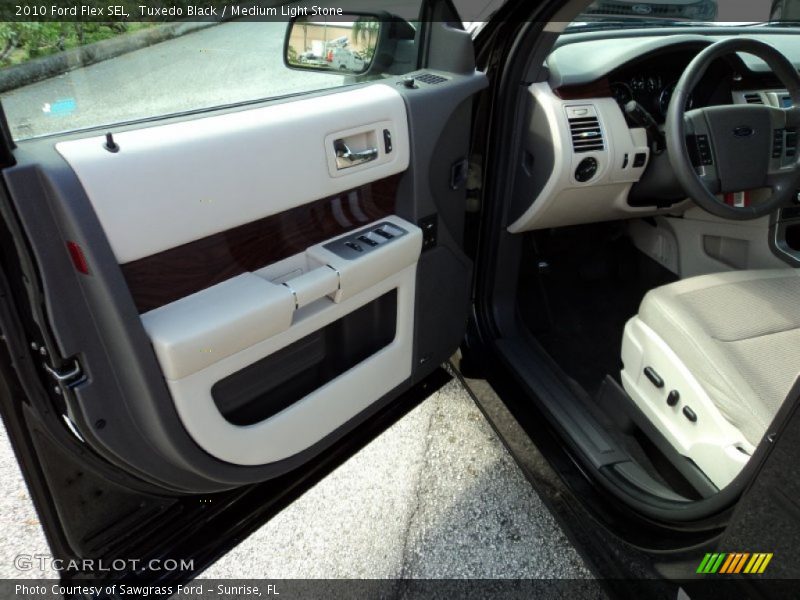 Tuxedo Black / Medium Light Stone 2010 Ford Flex SEL