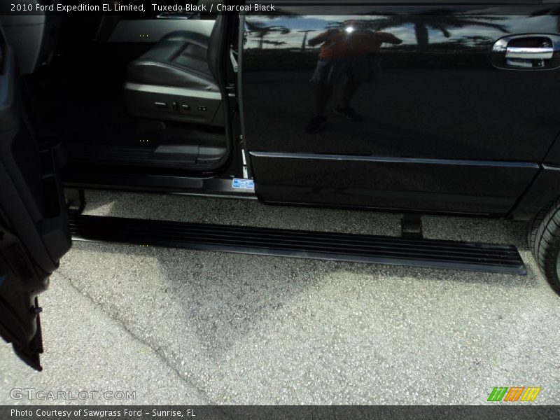 Tuxedo Black / Charcoal Black 2010 Ford Expedition EL Limited