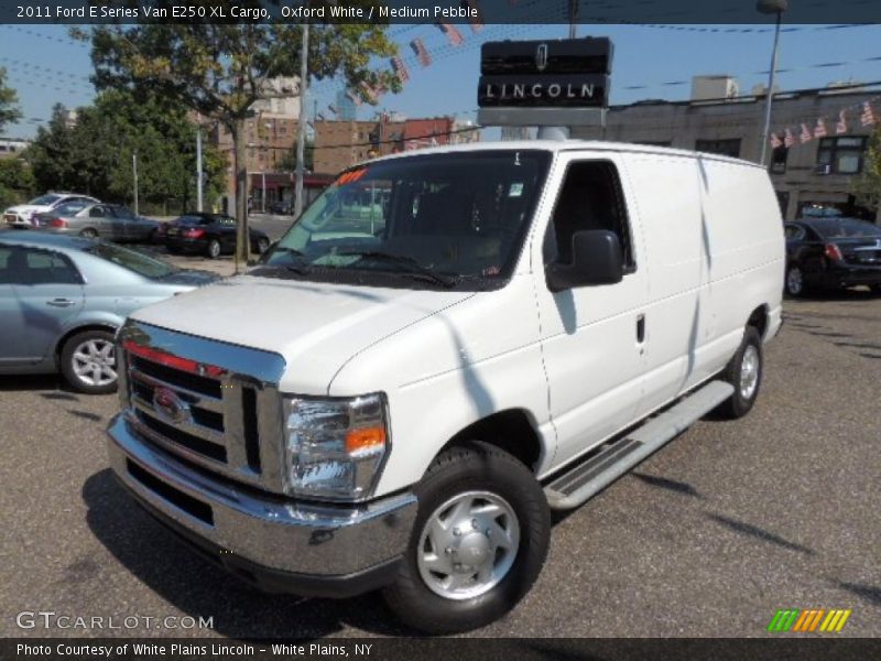 Oxford White / Medium Pebble 2011 Ford E Series Van E250 XL Cargo