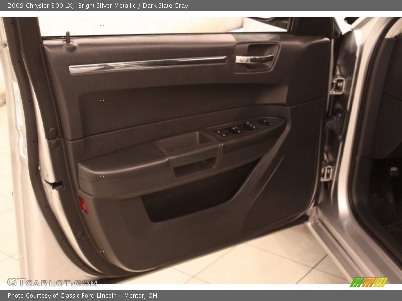 Bright Silver Metallic / Dark Slate Gray 2009 Chrysler 300 LX
