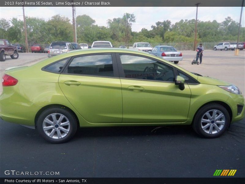 Lime Squeeze / Charcoal Black 2013 Ford Fiesta SE Sedan