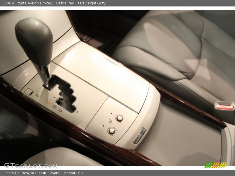 Cassis Red Pearl / Light Gray 2009 Toyota Avalon Limited