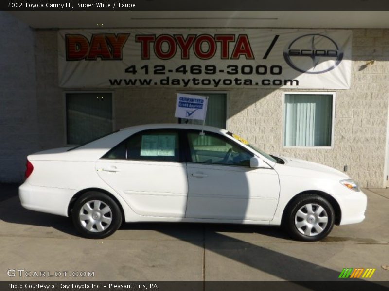 Super White / Taupe 2002 Toyota Camry LE