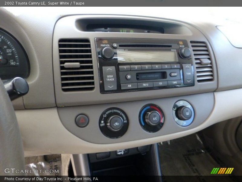 Super White / Taupe 2002 Toyota Camry LE