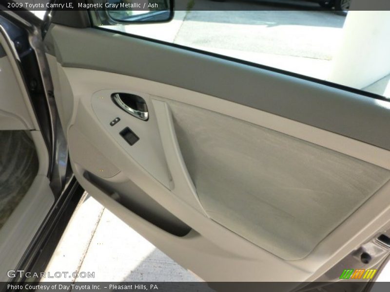 Magnetic Gray Metallic / Ash 2009 Toyota Camry LE